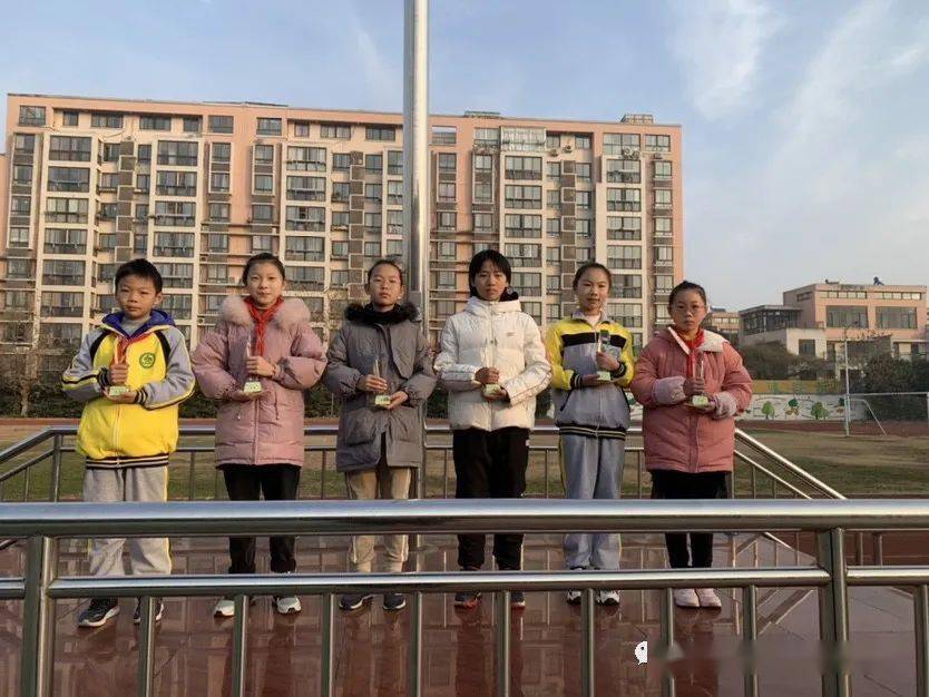 
学校特色运动:“校长杯”校园足球联赛圆满举行：xingkong体育官网登录(图18)