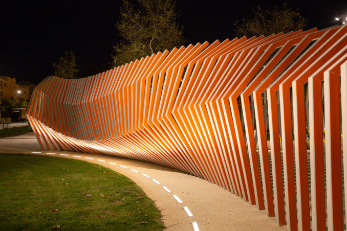 龙城镇镇长姚棋教师节前到龙城二中慰问教职员工|星空官网登录(图1) 星空官网登录