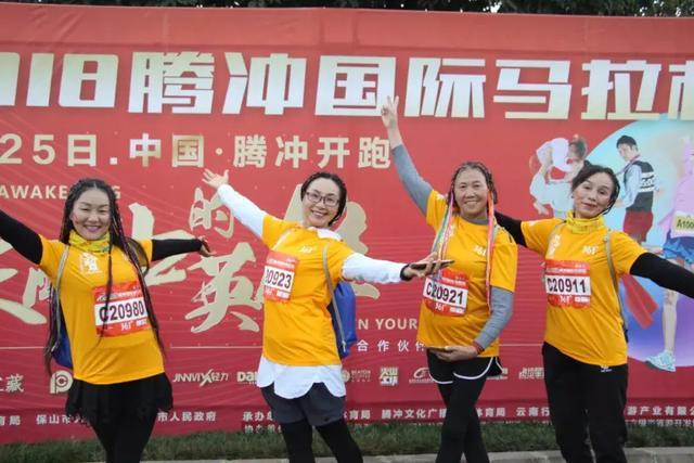 龙城镇镇长姚棋教师节前到龙城二中慰问教职员工|星空官网登录(图2) xingkong体育官网登录